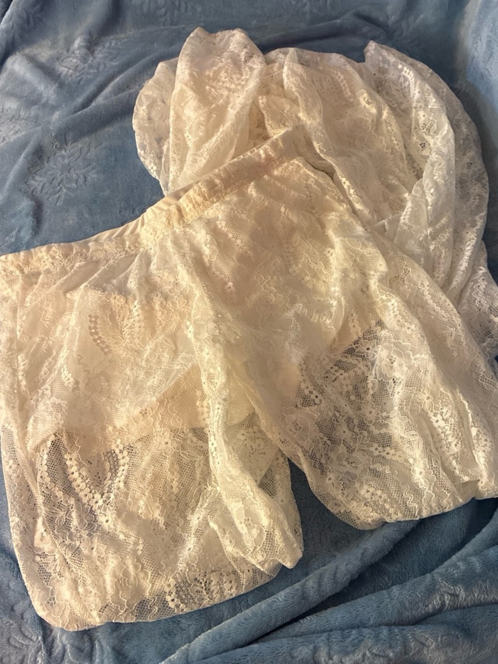 Delicate Lace flared leggings - white